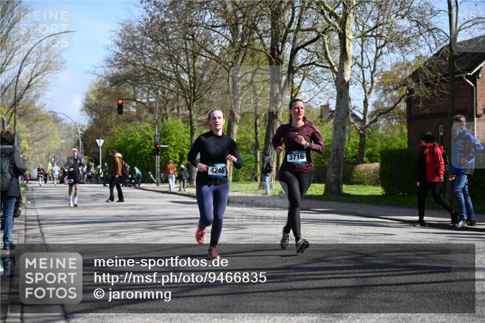 12.04.2026 - 45. Internationalen Wilhelmsburger Insellauf J. Mangold http://msf.ph/oto/9466835 12.04.2026 11:02:59 Ziel 3052, 4513, 2168, 3910, 3700, 3716, 3223, 4246, 4382, 5816, 3384, 2950, 5460, 4141, 2422, 4732 meine-sportfotos.de