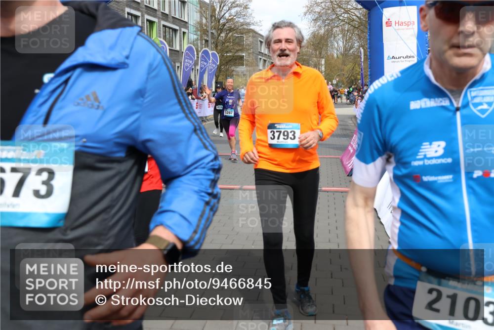 12.04.2026 - 45. Internationalen Wilhelmsburger Insellauf Strokosch-Dieckow http://msf.ph/oto/9466845 12.04.2026 13:10:40 Ziel 2743, 3673, 4961, 3919, 3793, 3549, 5646, 5287, 4910, 4278, 4935, 2129 meine-sportfotos.de