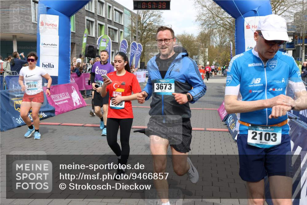 12.04.2026 - 45. Internationalen Wilhelmsburger Insellauf Strokosch-Dieckow http://msf.ph/oto/9466857 12.04.2026 13:10:39 Ziel 2743, 3673, 4961, 3919, 3793, 3549, 5646, 5287, 4910, 4278, 4935 meine-sportfotos.de