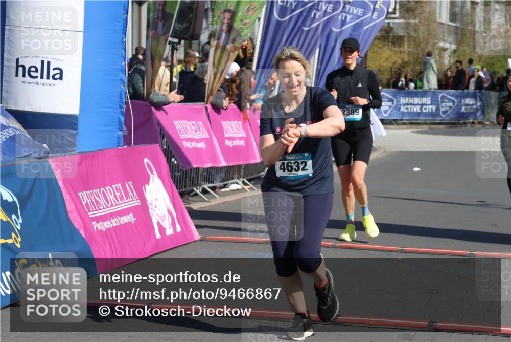 12.04.2026 - 45. Internationalen Wilhelmsburger Insellauf Strokosch-Dieckow http://msf.ph/oto/9466867 12.04.2026 11:01:02 Ziel 3373, 4632, 2389, 3725 meine-sportfotos.de