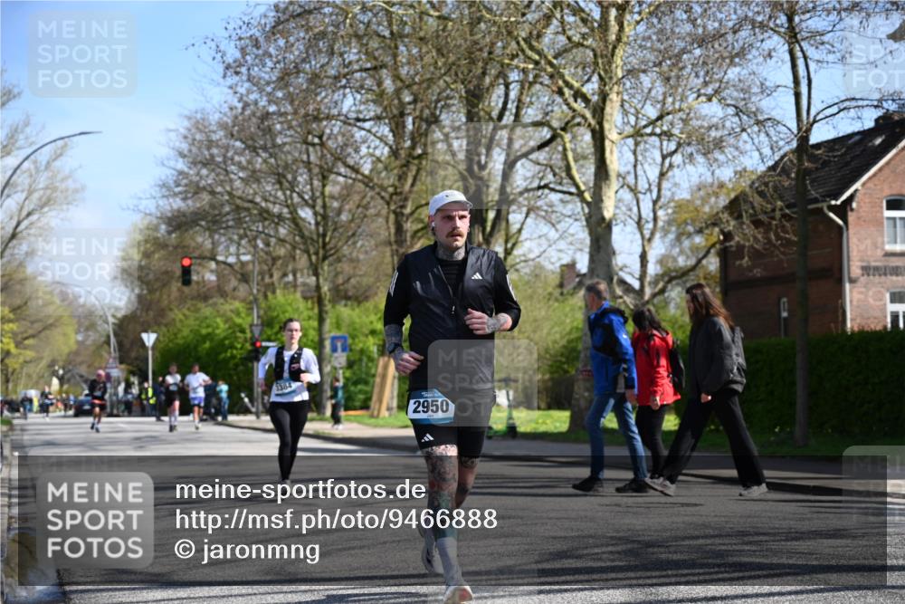 12.04.2026 - 45. Internationalen Wilhelmsburger Insellauf J. Mangold http://msf.ph/oto/9466888 12.04.2026 11:03:07 Ziel 3910, 3700, 3716, 3223, 4246, 4382, 5816, 3384, 2950, 5460, 4141, 2422, 4732, 2914, 5842 meine-sportfotos.de
