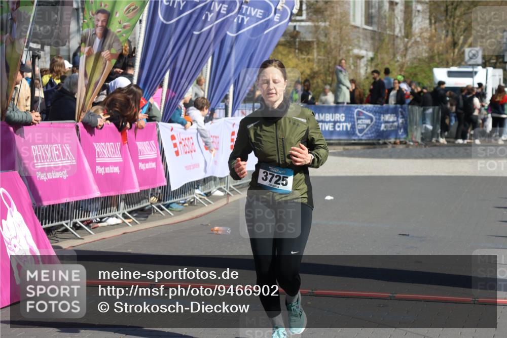 12.04.2026 - 45. Internationalen Wilhelmsburger Insellauf Strokosch-Dieckow http://msf.ph/oto/9466902 12.04.2026 11:01:06 Ziel 2389, 3725 meine-sportfotos.de