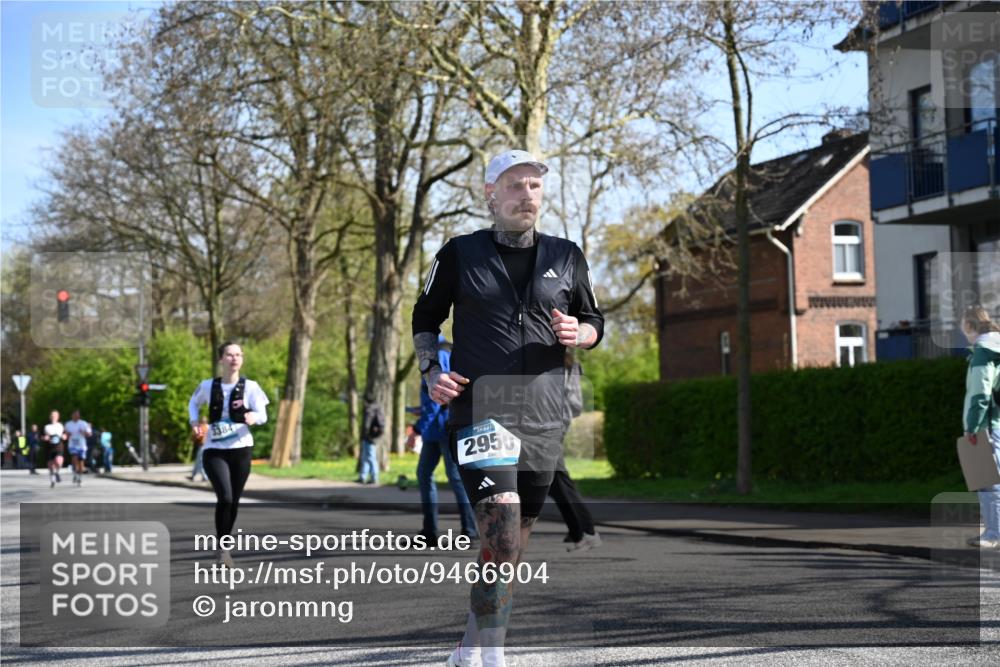 12.04.2026 - 45. Internationalen Wilhelmsburger Insellauf J. Mangold http://msf.ph/oto/9466904 12.04.2026 11:03:07 Ziel 3910, 3700, 3716, 3223, 4246, 4382, 5816, 3384, 2950, 5460, 4141, 2422, 4732, 2914, 5842 meine-sportfotos.de