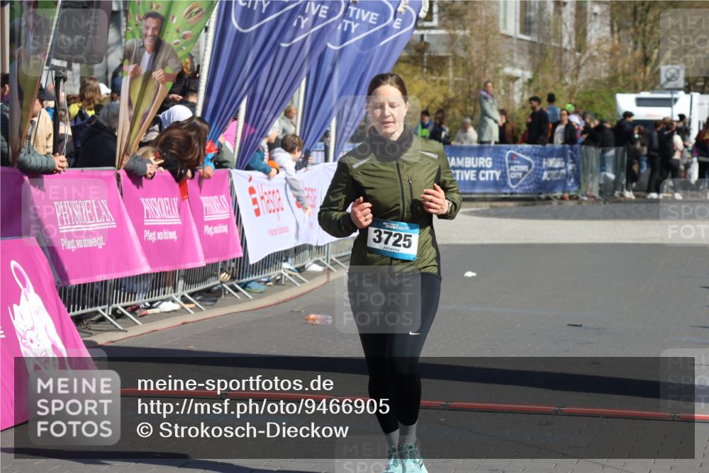 12.04.2026 - 45. Internationalen Wilhelmsburger Insellauf Strokosch-Dieckow http://msf.ph/oto/9466905 12.04.2026 11:01:06 Ziel 2389, 3725 meine-sportfotos.de