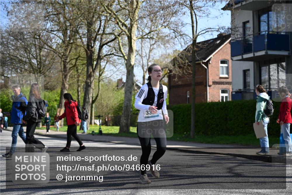 12.04.2026 - 45. Internationalen Wilhelmsburger Insellauf J. Mangold http://msf.ph/oto/9466916 12.04.2026 11:03:09 Ziel 3700, 3716, 3223, 4246, 4382, 5816, 3384, 2950, 5460, 4141, 2422, 4732, 2914, 5842 meine-sportfotos.de