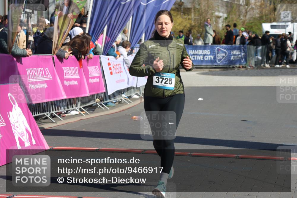12.04.2026 - 45. Internationalen Wilhelmsburger Insellauf Strokosch-Dieckow http://msf.ph/oto/9466917 12.04.2026 11:01:06 Ziel 2389, 3725 meine-sportfotos.de