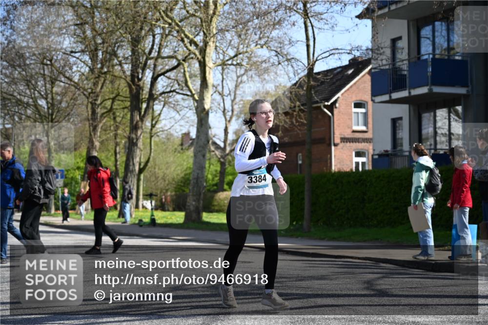 12.04.2026 - 45. Internationalen Wilhelmsburger Insellauf J. Mangold http://msf.ph/oto/9466918 12.04.2026 11:03:09 Ziel 3700, 3716, 3223, 4246, 4382, 5816, 3384, 2950, 5460, 4141, 2422, 4732, 2914, 5842 meine-sportfotos.de