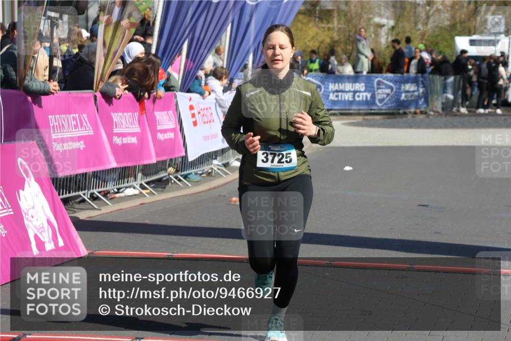 12.04.2026 - 45. Internationalen Wilhelmsburger Insellauf Strokosch-Dieckow http://msf.ph/oto/9466927 12.04.2026 11:01:06 Ziel 2389, 3725 meine-sportfotos.de