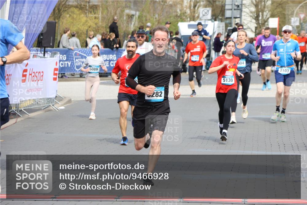 12.04.2026 - 45. Internationalen Wilhelmsburger Insellauf Strokosch-Dieckow http://msf.ph/oto/9466928 12.04.2026 13:10:28 Ziel 3557, 3729, 3890, 5282, 2072, 5130 meine-sportfotos.de