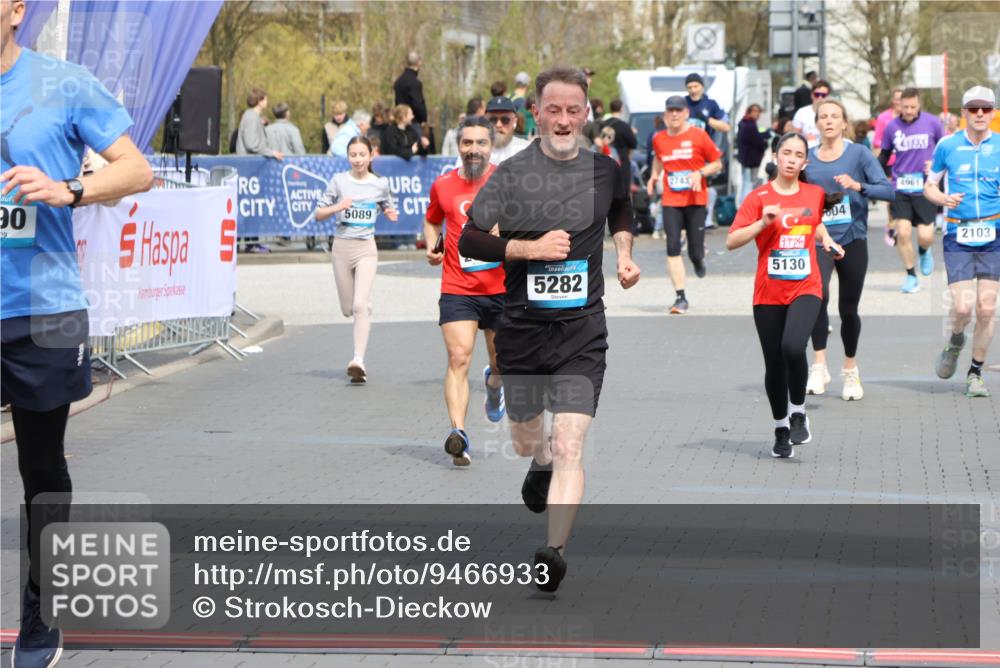 12.04.2026 - 45. Internationalen Wilhelmsburger Insellauf Strokosch-Dieckow http://msf.ph/oto/9466933 12.04.2026 13:10:28 Ziel 3557, 3729, 3890, 5282, 2072, 5130 meine-sportfotos.de