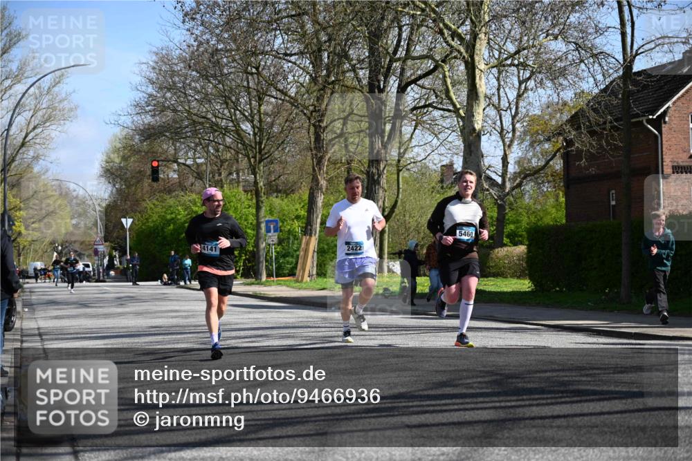 12.04.2026 - 45. Internationalen Wilhelmsburger Insellauf J. Mangold http://msf.ph/oto/9466936 12.04.2026 11:03:17 Ziel 3384, 2950, 5460, 4141, 2422, 4732, 2914, 5842, 2005 meine-sportfotos.de