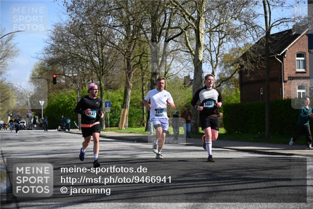 12.04.2026 - 45. Internationalen Wilhelmsburger Insellauf J. Mangold http://msf.ph/oto/9466941 12.04.2026 11:03:17 Ziel 3384, 2950, 5460, 4141, 2422, 4732, 2914, 5842, 2005 meine-sportfotos.de