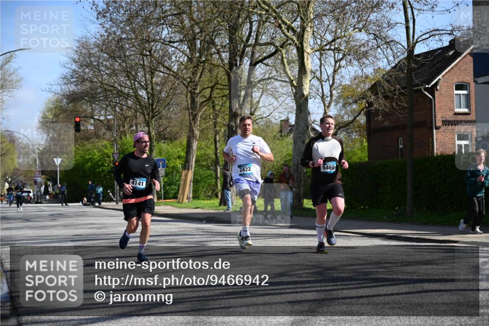 12.04.2026 - 45. Internationalen Wilhelmsburger Insellauf J. Mangold http://msf.ph/oto/9466942 12.04.2026 11:03:17 Ziel 3384, 2950, 5460, 4141, 2422, 4732, 2914, 5842, 2005 meine-sportfotos.de