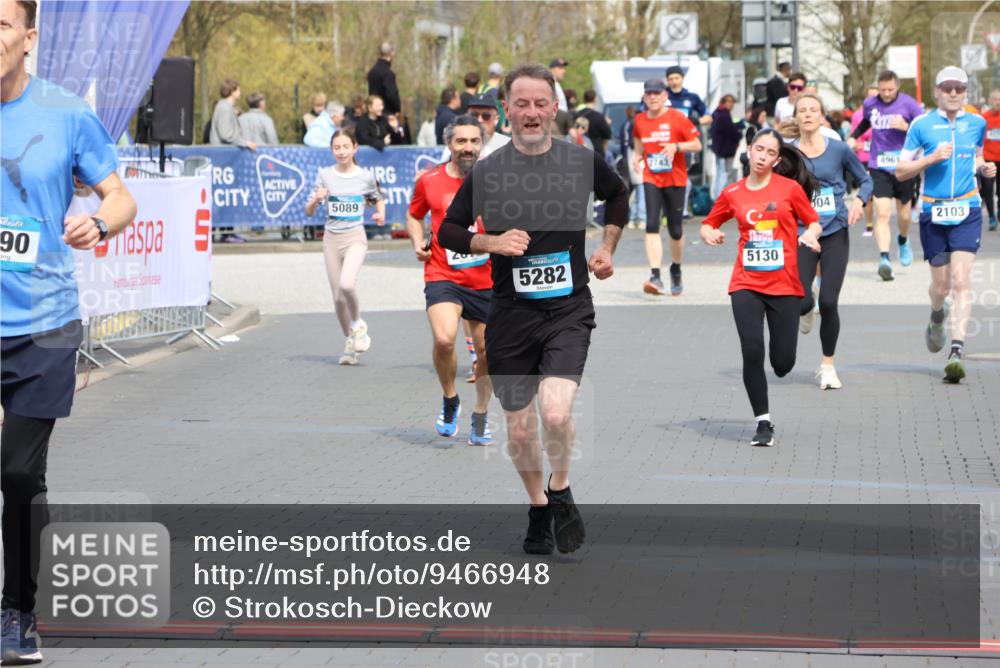 12.04.2026 - 45. Internationalen Wilhelmsburger Insellauf Strokosch-Dieckow http://msf.ph/oto/9466948 12.04.2026 13:10:28 Ziel 3557, 3729, 3890, 5282, 2072, 5130 meine-sportfotos.de