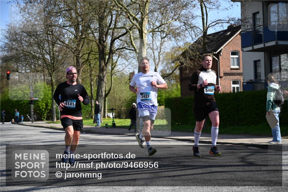 12.04.2026 - 45. Internationalen Wilhelmsburger Insellauf J. Mangold http://msf.ph/oto/9466956 12.04.2026 11:03:18 Ziel 3384, 2950, 5460, 4141, 2422, 4732, 2914, 5842, 5842, 2005 meine-sportfotos.de