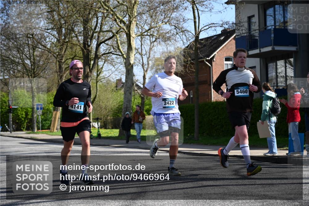 12.04.2026 - 45. Internationalen Wilhelmsburger Insellauf J. Mangold http://msf.ph/oto/9466964 12.04.2026 11:03:19 Ziel 3384, 2950, 5460, 4141, 2422, 4732, 2914, 5842, 2005 meine-sportfotos.de