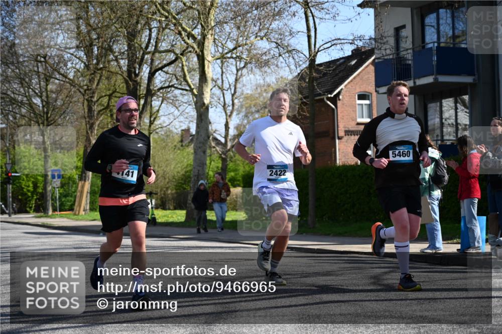 12.04.2026 - 45. Internationalen Wilhelmsburger Insellauf J. Mangold http://msf.ph/oto/9466965 12.04.2026 11:03:19 Ziel 3384, 2950, 5460, 4141, 2422, 4732, 2914, 5842, 2005 meine-sportfotos.de