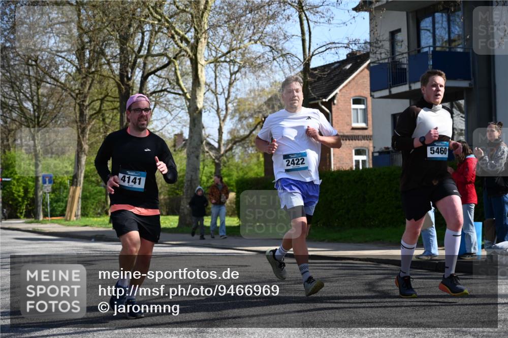 12.04.2026 - 45. Internationalen Wilhelmsburger Insellauf J. Mangold http://msf.ph/oto/9466969 12.04.2026 11:03:19 Ziel 3384, 2950, 5460, 4141, 2422, 4732, 2914, 5842, 2005 meine-sportfotos.de