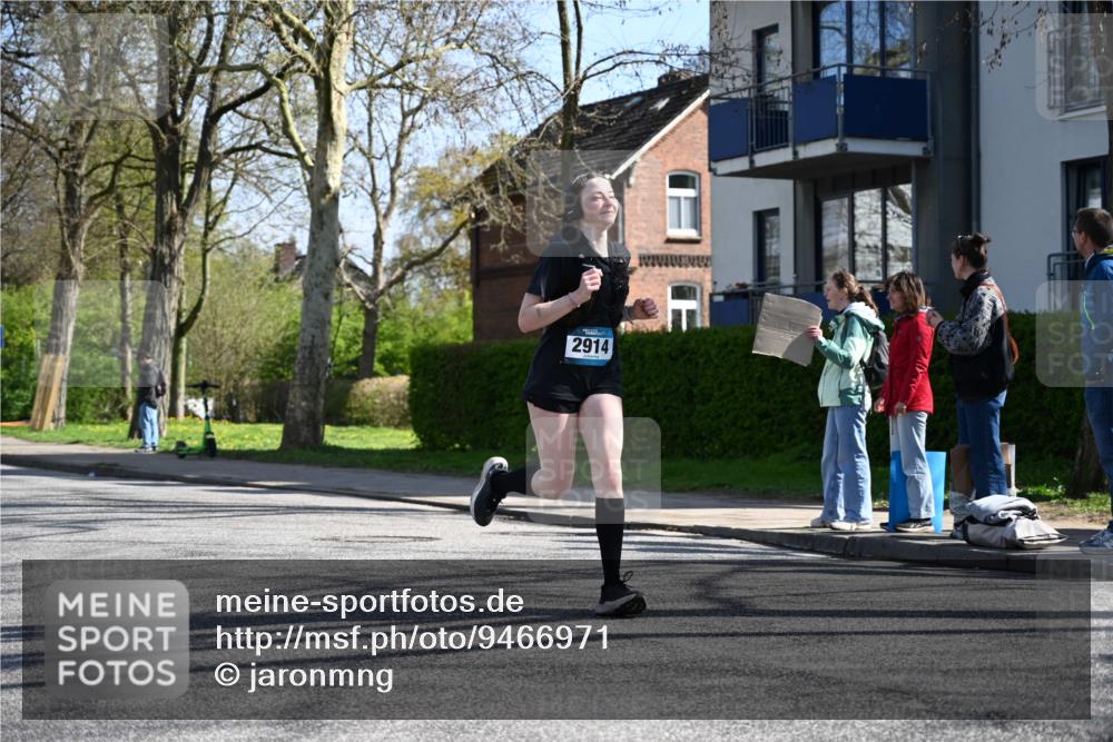 12.04.2026 - 45. Internationalen Wilhelmsburger Insellauf J. Mangold http://msf.ph/oto/9466971 12.04.2026 11:03:43 Ziel 4732, 2914, 5842, 2005, 2221, 3027, 3015, 3015, 5533, 2664, 5792, 4059, 4489 meine-sportfotos.de