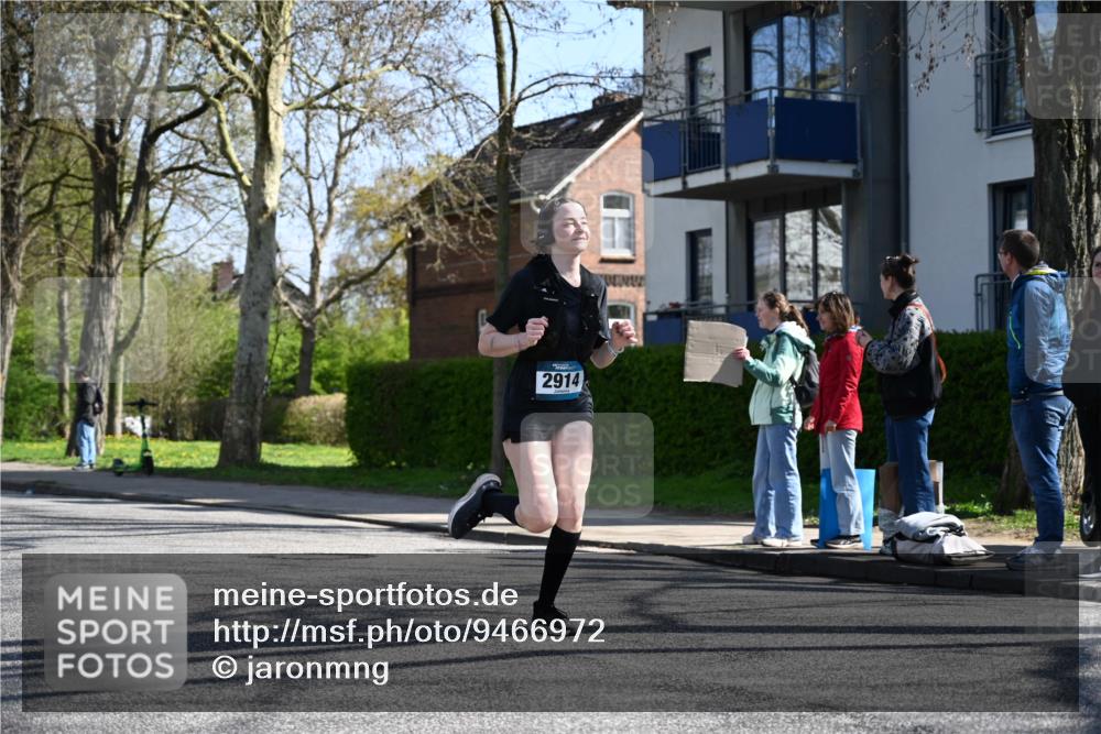 12.04.2026 - 45. Internationalen Wilhelmsburger Insellauf J. Mangold http://msf.ph/oto/9466972 12.04.2026 11:03:43 Ziel 4732, 2914, 5842, 2005, 2221, 3027, 3015, 3015, 5533, 2664, 5792, 4059, 4489 meine-sportfotos.de