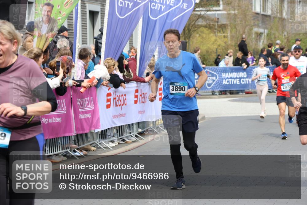 12.04.2026 - 45. Internationalen Wilhelmsburger Insellauf Strokosch-Dieckow http://msf.ph/oto/9466986 12.04.2026 13:10:27 Ziel 3557, 3729, 3890, 5282, 2072 meine-sportfotos.de