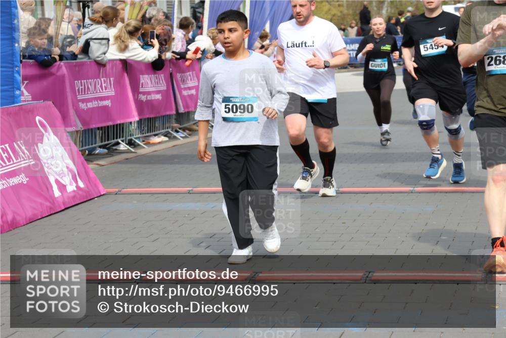 12.04.2026 - 45. Internationalen Wilhelmsburger Insellauf Strokosch-Dieckow http://msf.ph/oto/9466995 12.04.2026 13:10:20 Ziel 3807, 4794, 2687, 5090, 5256, 4419, 5454, 5624, 5005, 3557 meine-sportfotos.de