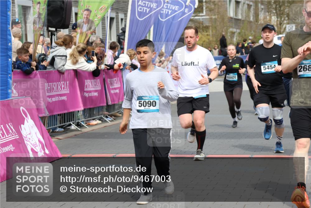 12.04.2026 - 45. Internationalen Wilhelmsburger Insellauf Strokosch-Dieckow http://msf.ph/oto/9467003 12.04.2026 13:10:20 Ziel 3807, 4794, 2687, 5090, 5256, 4419, 5454, 5624, 5005, 3557 meine-sportfotos.de