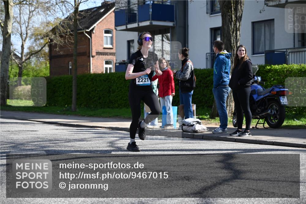 12.04.2026 - 45. Internationalen Wilhelmsburger Insellauf J. Mangold http://msf.ph/oto/9467015 12.04.2026 11:03:53 Ziel 2914, 5842, 2005, 2221, 3027, 3015, 5533, 2664, 5792, 4059, 4489, 4686, 3615 meine-sportfotos.de