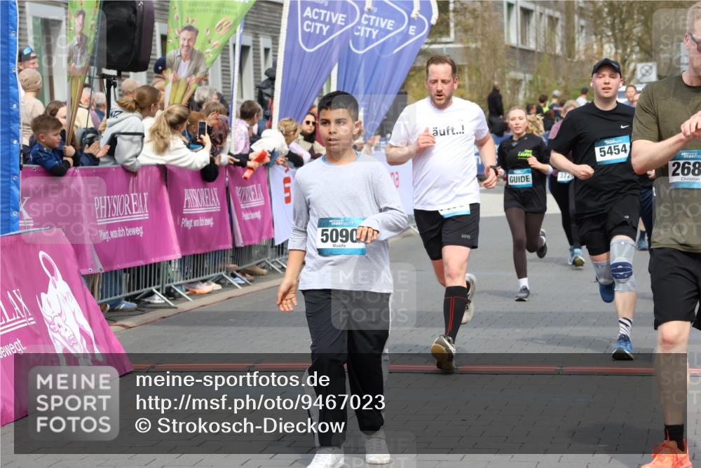 12.04.2026 - 45. Internationalen Wilhelmsburger Insellauf Strokosch-Dieckow http://msf.ph/oto/9467023 12.04.2026 13:10:20 Ziel 3807, 4794, 2687, 5090, 5256, 4419, 5454, 5624, 5005, 3557 meine-sportfotos.de