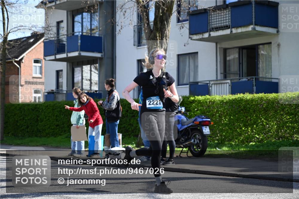 12.04.2026 - 45. Internationalen Wilhelmsburger Insellauf J. Mangold http://msf.ph/oto/9467026 12.04.2026 11:03:54 Ziel 5842, 2005, 2221, 3027, 3027, 3015, 5533, 2664, 5792, 4059, 4489, 4686, 3615 meine-sportfotos.de