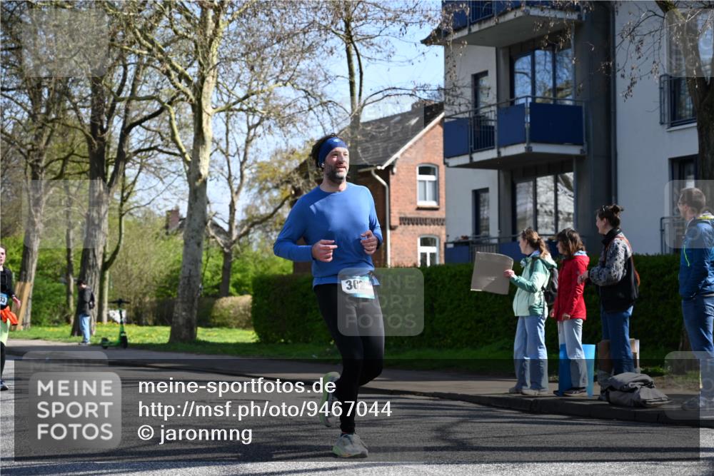 12.04.2026 - 45. Internationalen Wilhelmsburger Insellauf J. Mangold http://msf.ph/oto/9467044 12.04.2026 11:04:04 Ziel 2221, 3027, 3015, 5533, 2664, 5792, 4059, 4489, 4059, 4489, 4686, 3615, 2211, 3978, 4484, 4486, 3678 meine-sportfotos.de