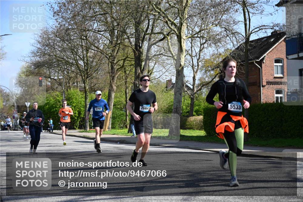 12.04.2026 - 45. Internationalen Wilhelmsburger Insellauf J. Mangold http://msf.ph/oto/9467066 12.04.2026 11:04:07 Ziel 2221, 3027, 3015, 5533, 2664, 5792, 4059, 4489, 4686, 3615, 2211, 2211, 3978, 4484, 4486, 3678, 2204, 5570, 3679 meine-sportfotos.de