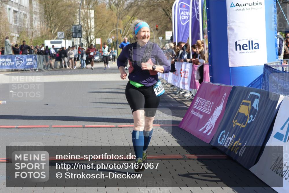 12.04.2026 - 45. Internationalen Wilhelmsburger Insellauf Strokosch-Dieckow http://msf.ph/oto/9467067 12.04.2026 11:16:56 Ziel 3543, 2329 meine-sportfotos.de