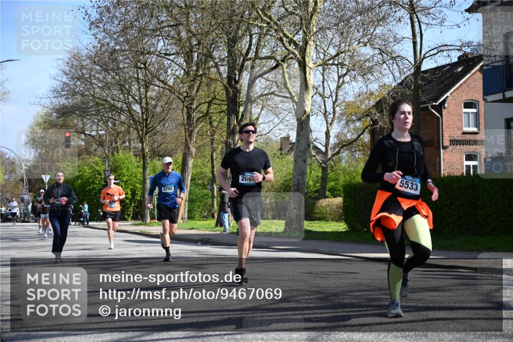 12.04.2026 - 45. Internationalen Wilhelmsburger Insellauf J. Mangold http://msf.ph/oto/9467069 12.04.2026 11:04:07 Ziel 2221, 3027, 3015, 5533, 2664, 5792, 4059, 4489, 4686, 3615, 2211, 2211, 3978, 4484, 4486, 3678, 2204, 5570, 3679 meine-sportfotos.de