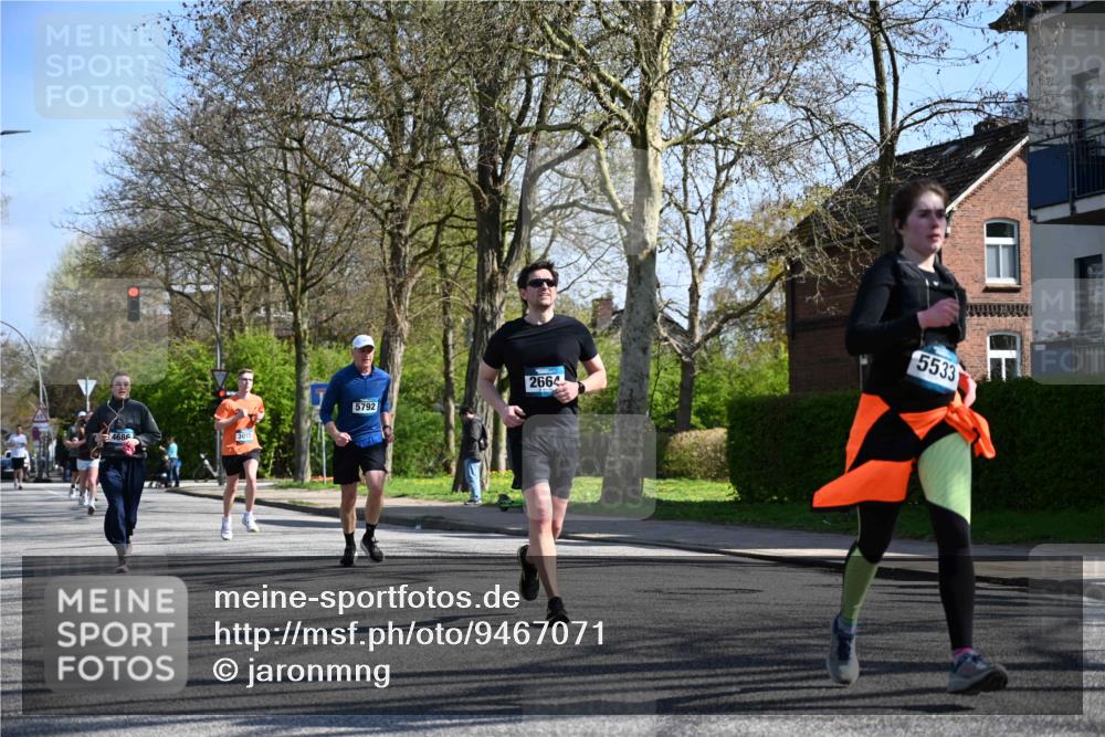 12.04.2026 - 45. Internationalen Wilhelmsburger Insellauf J. Mangold http://msf.ph/oto/9467071 12.04.2026 11:04:07 Ziel 2221, 3027, 3015, 5533, 2664, 5792, 4059, 4489, 4686, 3615, 2211, 2211, 3978, 4484, 4486, 3678, 2204, 5570, 3679 meine-sportfotos.de