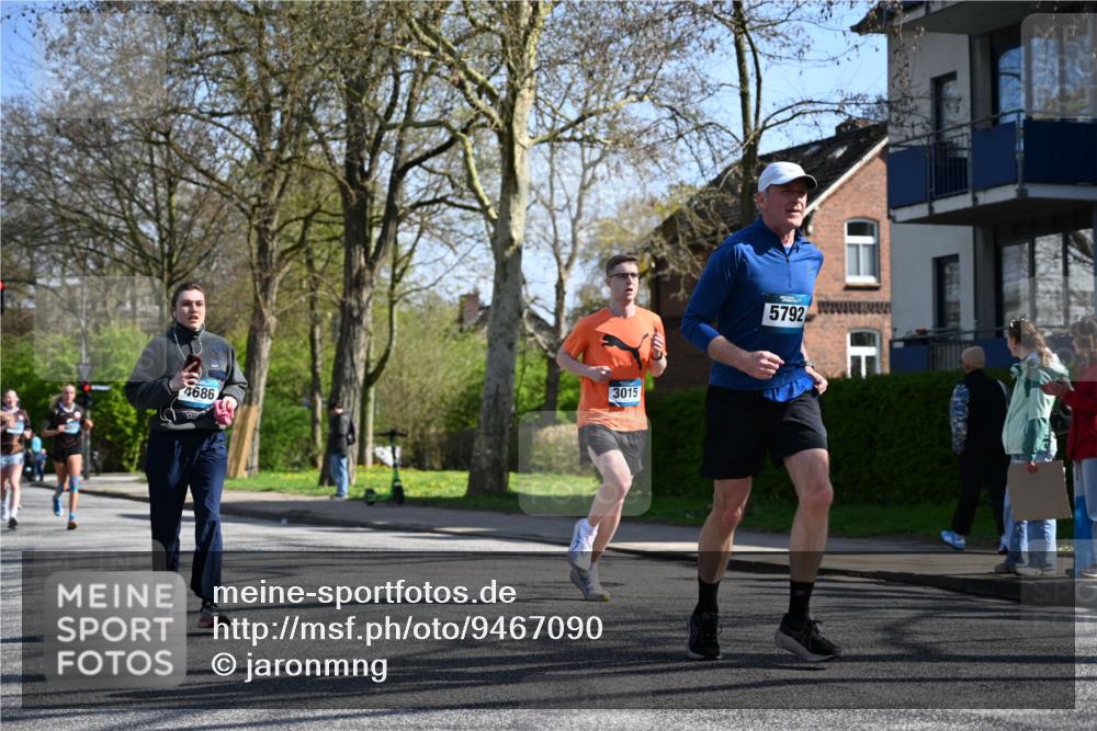 12.04.2026 - 45. Internationalen Wilhelmsburger Insellauf J. Mangold http://msf.ph/oto/9467090 12.04.2026 11:04:10 Ziel 2221, 3027, 3015, 5533, 2664, 5792, 4059, 4489, 4686, 3615, 2211, 3978, 4484, 4486, 3678, 2204, 5570, 3679, 3064 meine-sportfotos.de