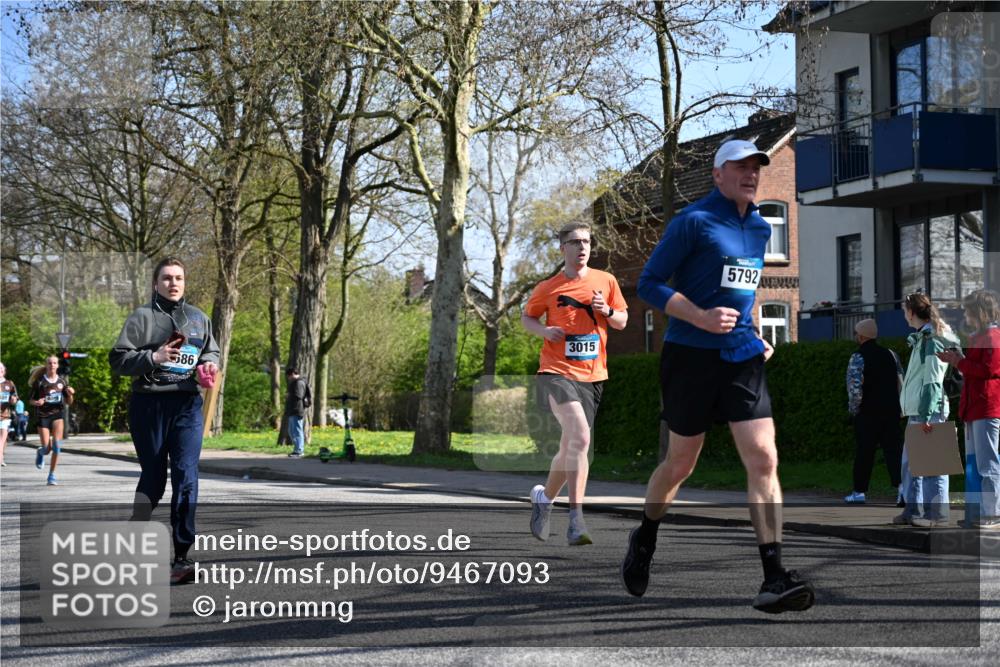 12.04.2026 - 45. Internationalen Wilhelmsburger Insellauf J. Mangold http://msf.ph/oto/9467093 12.04.2026 11:04:10 Ziel 2221, 3027, 3015, 5533, 2664, 5792, 4059, 4489, 4686, 3615, 2211, 3978, 4484, 4486, 3678, 2204, 5570, 3679, 3064 meine-sportfotos.de