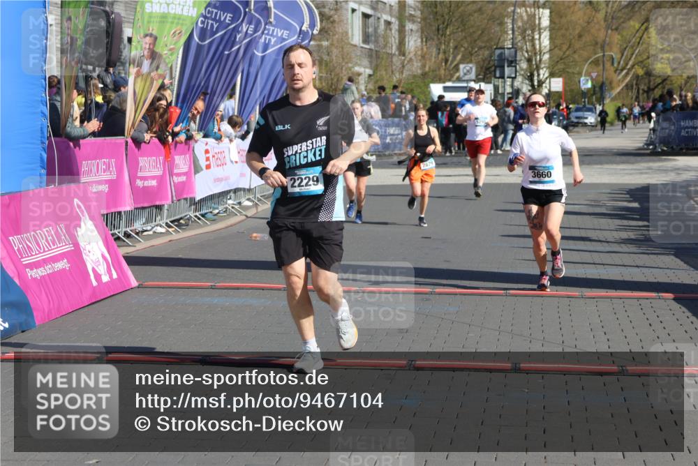 12.04.2026 - 45. Internationalen Wilhelmsburger Insellauf Strokosch-Dieckow http://msf.ph/oto/9467104 12.04.2026 11:01:35 Ziel 2229, 3660, 2880 meine-sportfotos.de