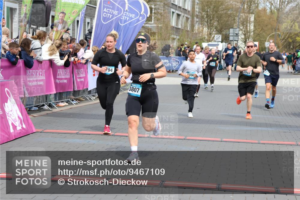 12.04.2026 - 45. Internationalen Wilhelmsburger Insellauf Strokosch-Dieckow http://msf.ph/oto/9467109 12.04.2026 13:10:17 Ziel 3807, 4794, 2687, 5090, 5256, 4419, 5454 meine-sportfotos.de