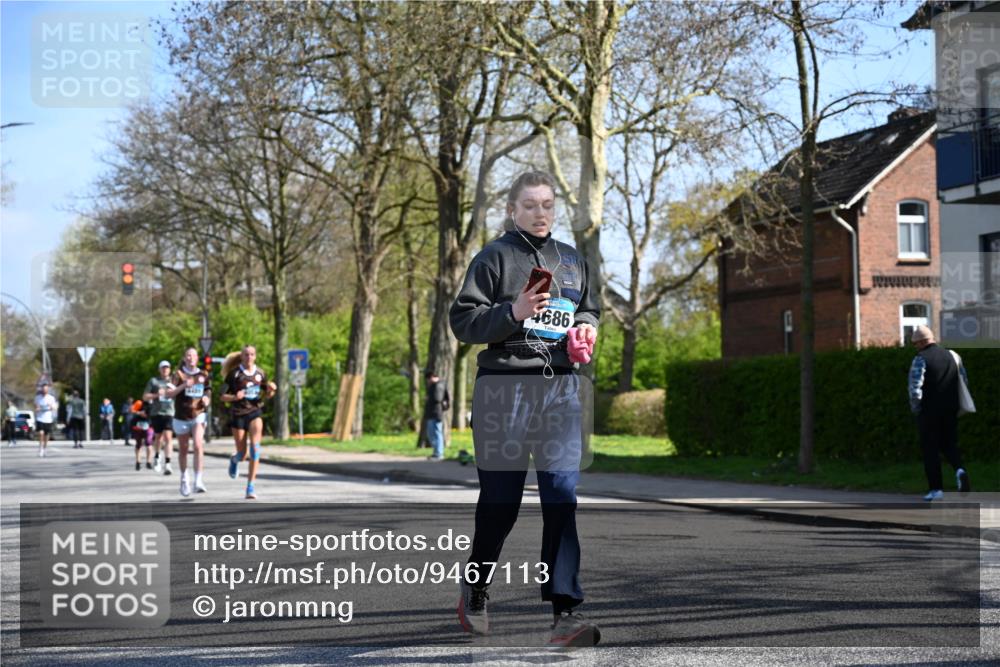 12.04.2026 - 45. Internationalen Wilhelmsburger Insellauf J. Mangold http://msf.ph/oto/9467113 12.04.2026 11:04:12 Ziel 3027, 3015, 5533, 2664, 5792, 4059, 4489, 4686, 3615, 2211, 3978, 4484, 4484, 4486, 3678, 2204, 5570, 3679, 3064 meine-sportfotos.de