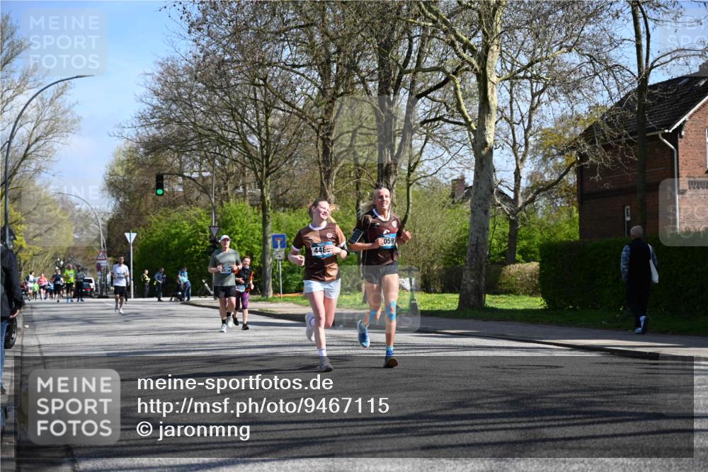 12.04.2026 - 45. Internationalen Wilhelmsburger Insellauf J. Mangold http://msf.ph/oto/9467115 12.04.2026 11:04:15 Ziel 3027, 3015, 5533, 2664, 5792, 4059, 4489, 4686, 3615, 3615, 2211, 3978, 4484, 4486, 3678, 2204, 5570, 3679, 3064 meine-sportfotos.de