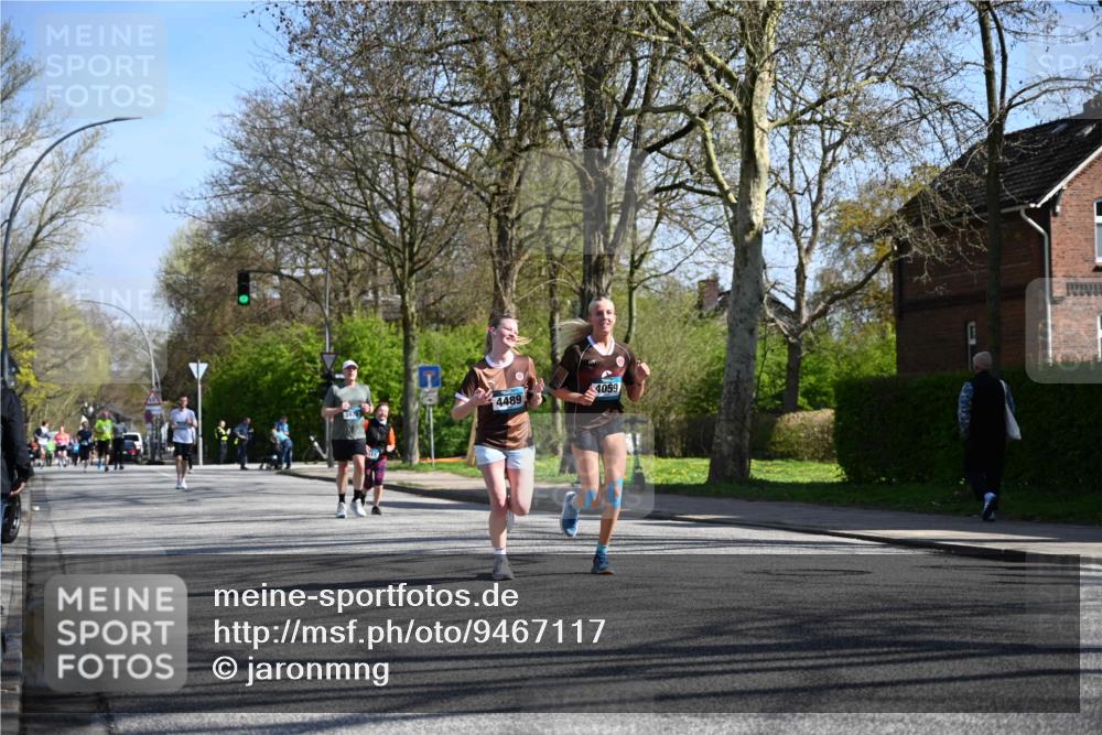 12.04.2026 - 45. Internationalen Wilhelmsburger Insellauf J. Mangold http://msf.ph/oto/9467117 12.04.2026 11:04:15 Ziel 3027, 3015, 5533, 2664, 5792, 4059, 4489, 4686, 3615, 3615, 2211, 3978, 4484, 4486, 3678, 2204, 5570, 3679, 3064 meine-sportfotos.de