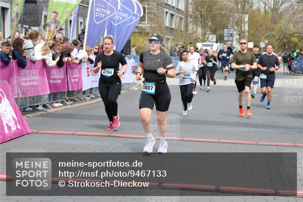 12.04.2026 - 45. Internationalen Wilhelmsburger Insellauf Strokosch-Dieckow http://msf.ph/oto/9467133 12.04.2026 13:10:17 Ziel 3807, 4794, 2687, 5090, 5256, 4419, 5454 meine-sportfotos.de