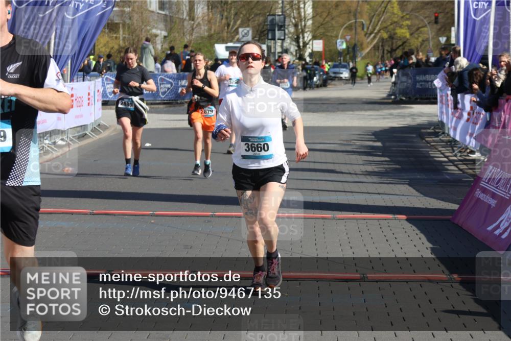 12.04.2026 - 45. Internationalen Wilhelmsburger Insellauf Strokosch-Dieckow http://msf.ph/oto/9467135 12.04.2026 11:01:36 Ziel 2229, 3660, 2880 meine-sportfotos.de