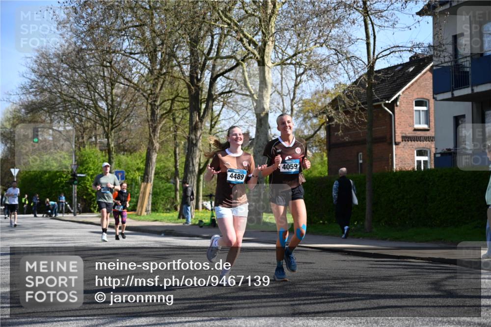 12.04.2026 - 45. Internationalen Wilhelmsburger Insellauf J. Mangold http://msf.ph/oto/9467139 12.04.2026 11:04:16 Ziel 3027, 3015, 5533, 2664, 5792, 4059, 4489, 4686, 3615, 2211, 3978, 4484, 4486, 3678, 2204, 5570, 3679, 3064, 2225 meine-sportfotos.de