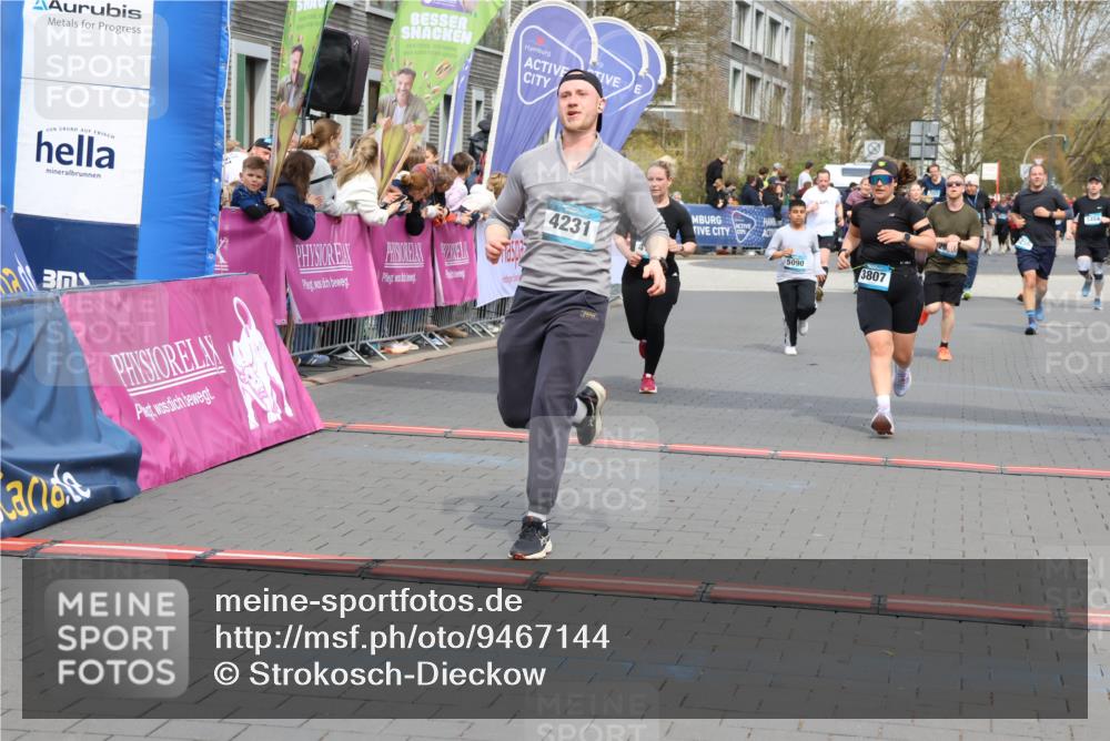 12.04.2026 - 45. Internationalen Wilhelmsburger Insellauf Strokosch-Dieckow http://msf.ph/oto/9467144 12.04.2026 13:10:16 Ziel 3807, 4794, 2687, 5090, 5256 meine-sportfotos.de