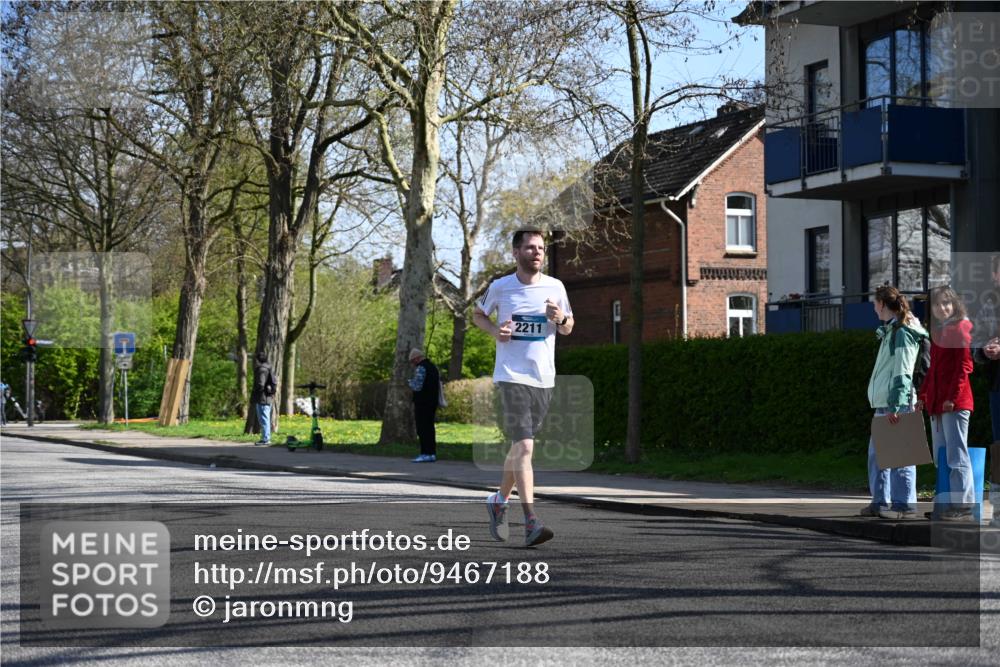 12.04.2026 - 45. Internationalen Wilhelmsburger Insellauf J. Mangold http://msf.ph/oto/9467188 12.04.2026 11:04:26 Ziel 2664, 5792, 4059, 4489, 4686, 3615, 2211, 3978, 4484, 4486, 3678, 3678, 2204, 5570, 3679, 3064, 2225, 2203, 2415, 3130, 4286 meine-sportfotos.de