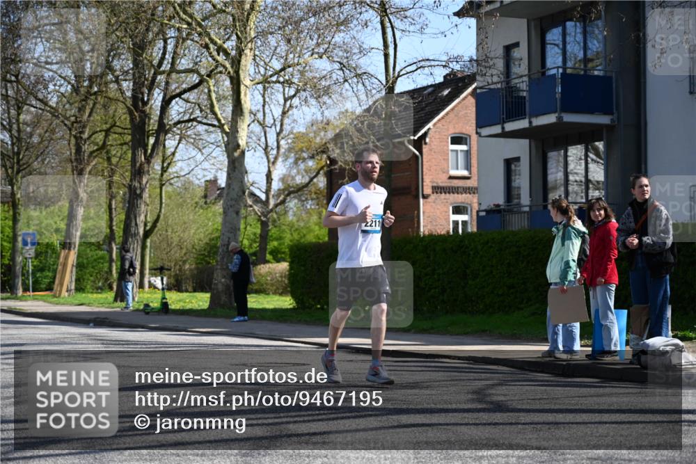 12.04.2026 - 45. Internationalen Wilhelmsburger Insellauf J. Mangold http://msf.ph/oto/9467195 12.04.2026 11:04:27 Ziel 4059, 4489, 4686, 3615, 2211, 3978, 4484, 4486, 3678, 2204, 5570, 3679, 3064, 2225, 2203, 2415, 3130, 4286, 4516, 5043 meine-sportfotos.de