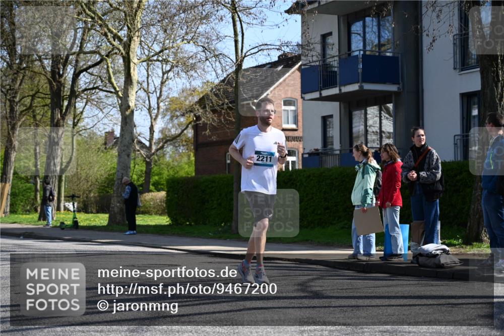 12.04.2026 - 45. Internationalen Wilhelmsburger Insellauf J. Mangold http://msf.ph/oto/9467200 12.04.2026 11:04:27 Ziel 4059, 4489, 4686, 3615, 2211, 3978, 4484, 4486, 3678, 2204, 5570, 3679, 3064, 2225, 2203, 2415, 3130, 4286, 4516, 5043 meine-sportfotos.de