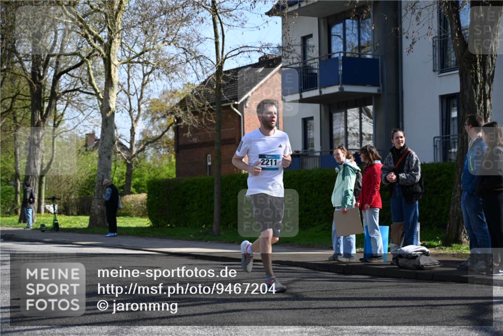 12.04.2026 - 45. Internationalen Wilhelmsburger Insellauf J. Mangold http://msf.ph/oto/9467204 12.04.2026 11:04:27 Ziel 4059, 4489, 4686, 3615, 2211, 3978, 4484, 4486, 3678, 2204, 5570, 3679, 3064, 2225, 2203, 2415, 3130, 4286, 4516, 5043 meine-sportfotos.de